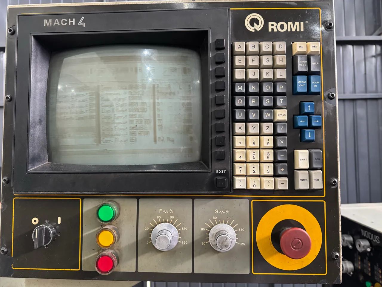 Fresadora cnc Romi Interact 4 - Máquinas para produção industrial
