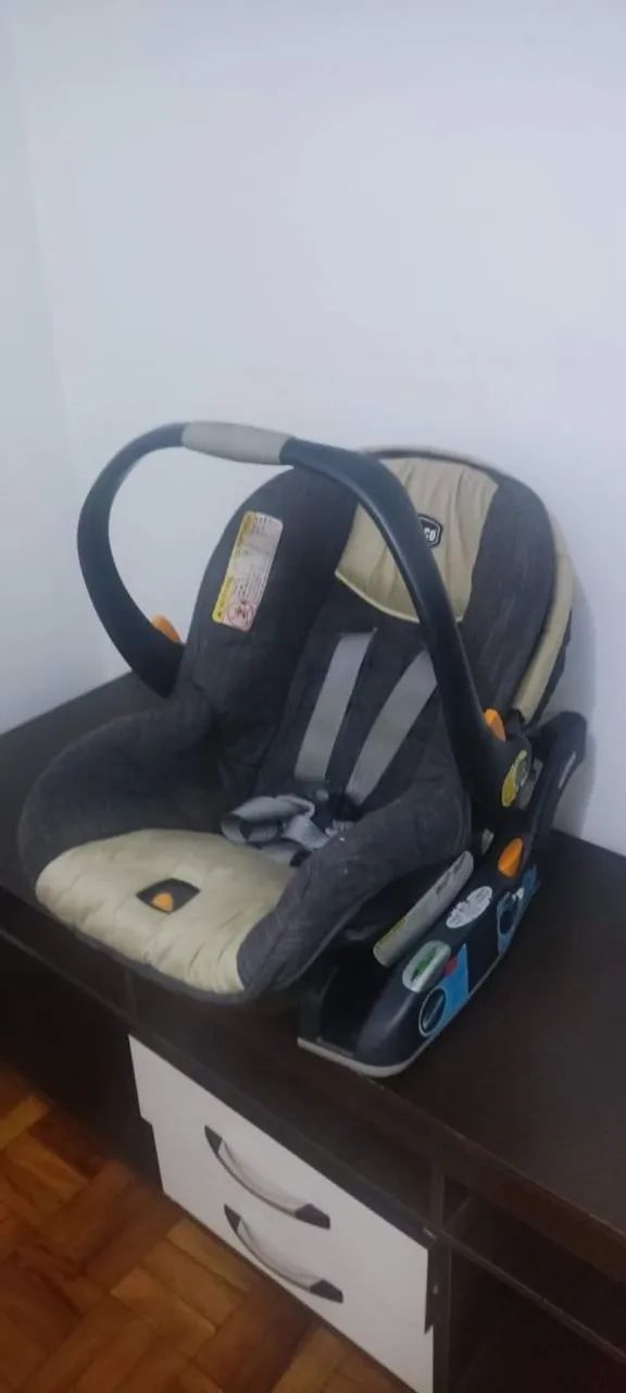 Bebe conforto Chicco 0-13kg com base para carro com isofix
