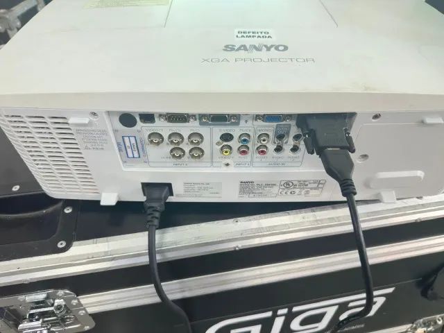 Projetor Sanyo 6000 Lumens - Plc-xm150 * Defeito Na Lampada - Foto 2