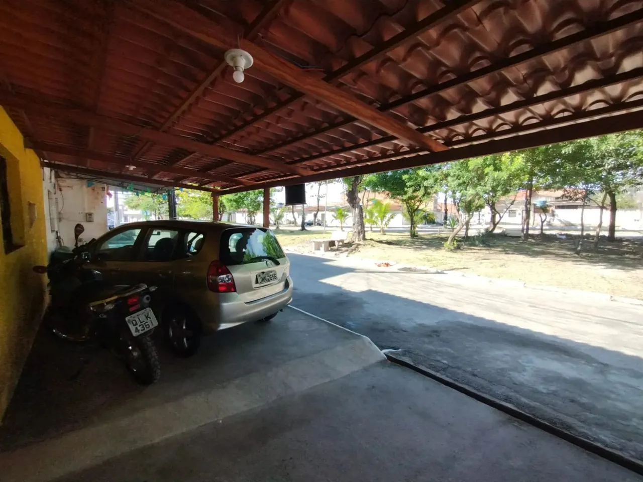 Casa com três quartos, garagem coberta, Vergel do Lago, Maceió