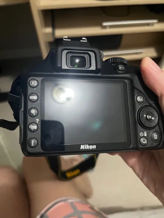 Câmera DSRL Nikon D3400 em perfeito estado - Foto 3