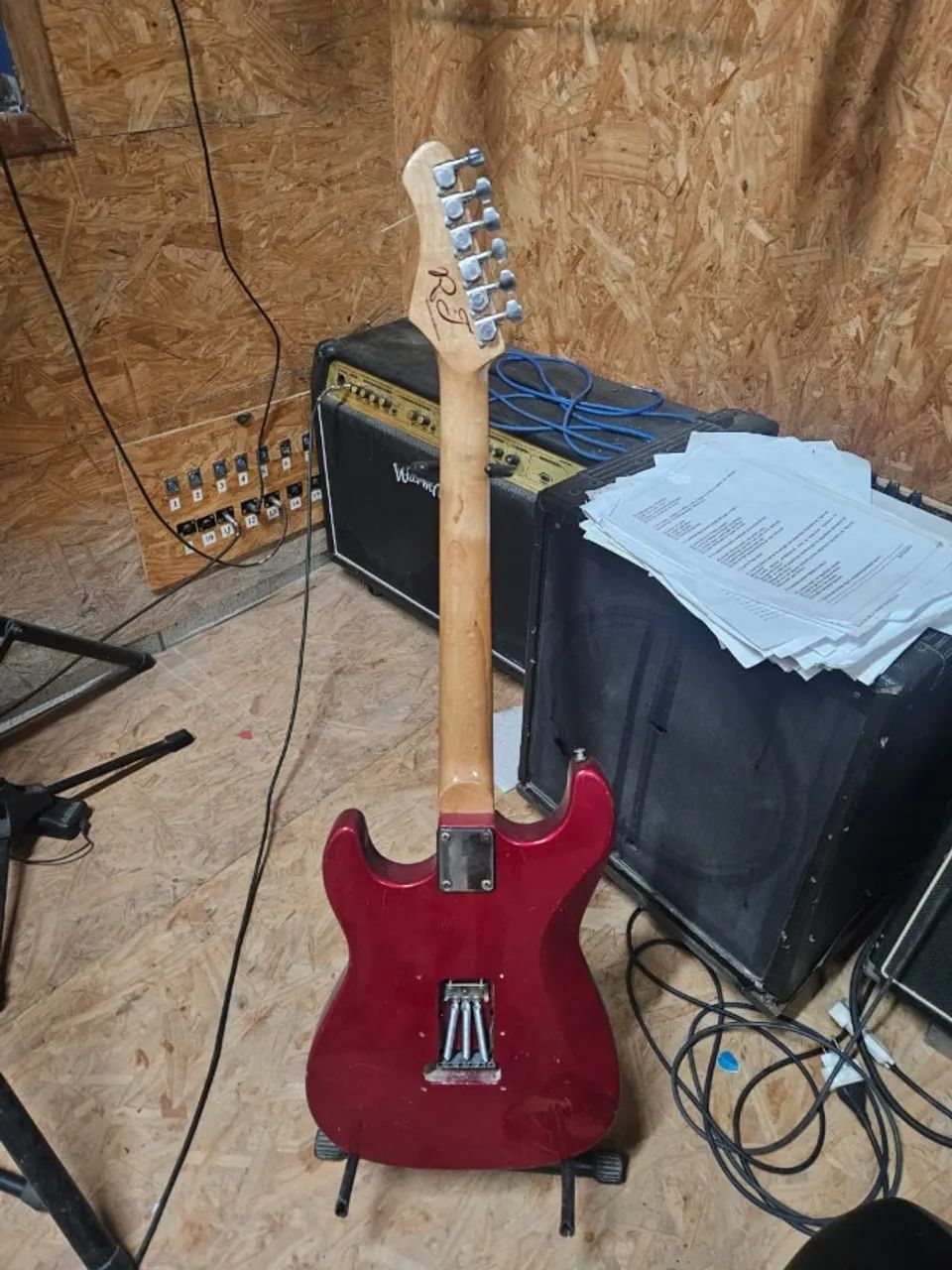 Guitarra montada (Aria Pro) - Foto 3