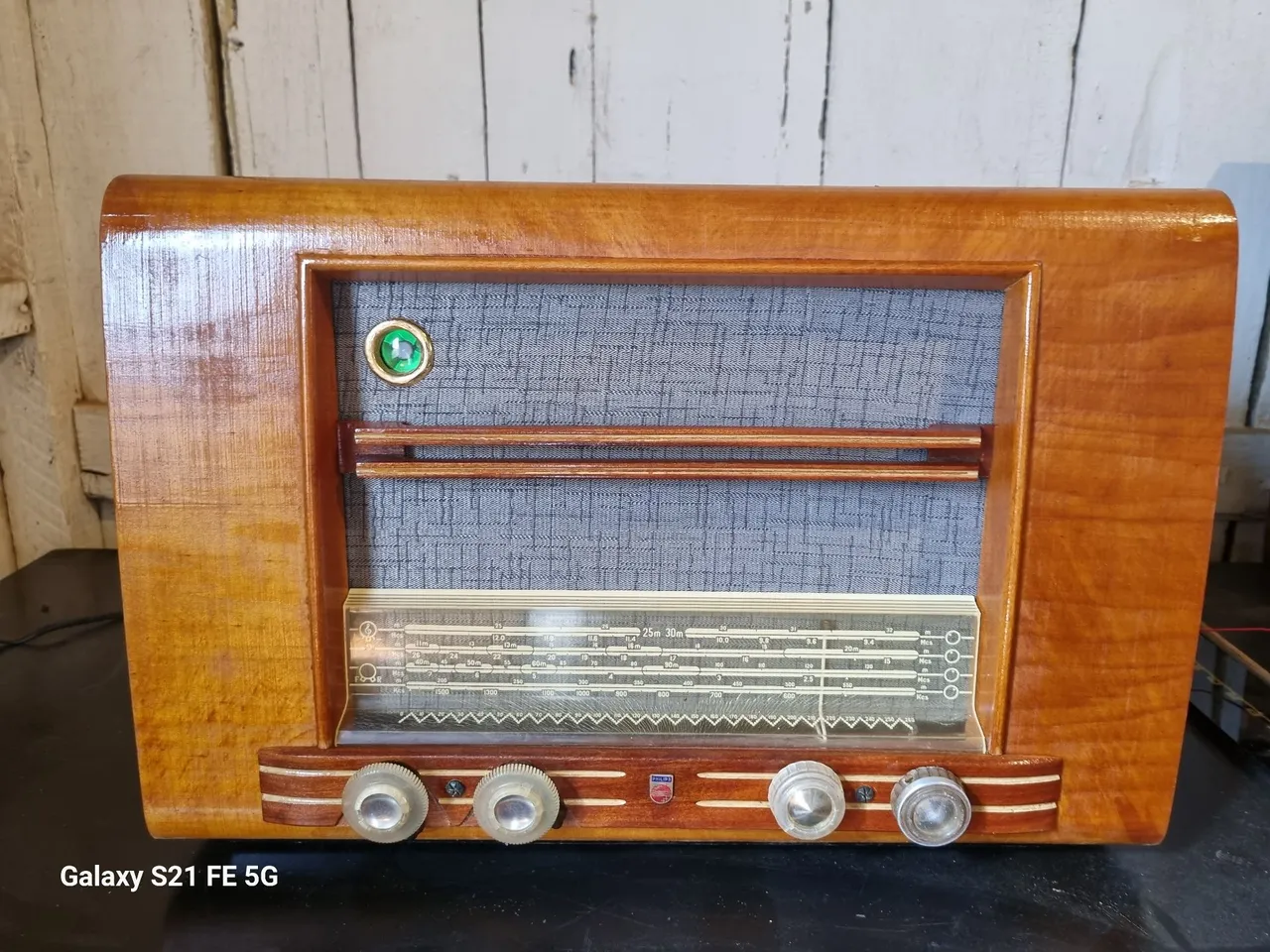 Rádio Antigo Vintage - Decoração Retrô
