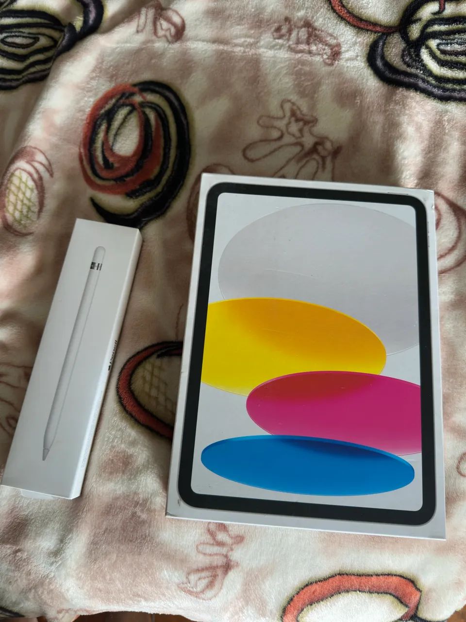 iPad 10th Generation 256GB + Apple Pencil 1st Generation
