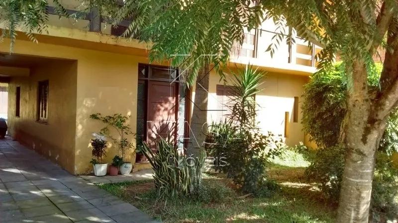 Sobrado à venda em Canoas.