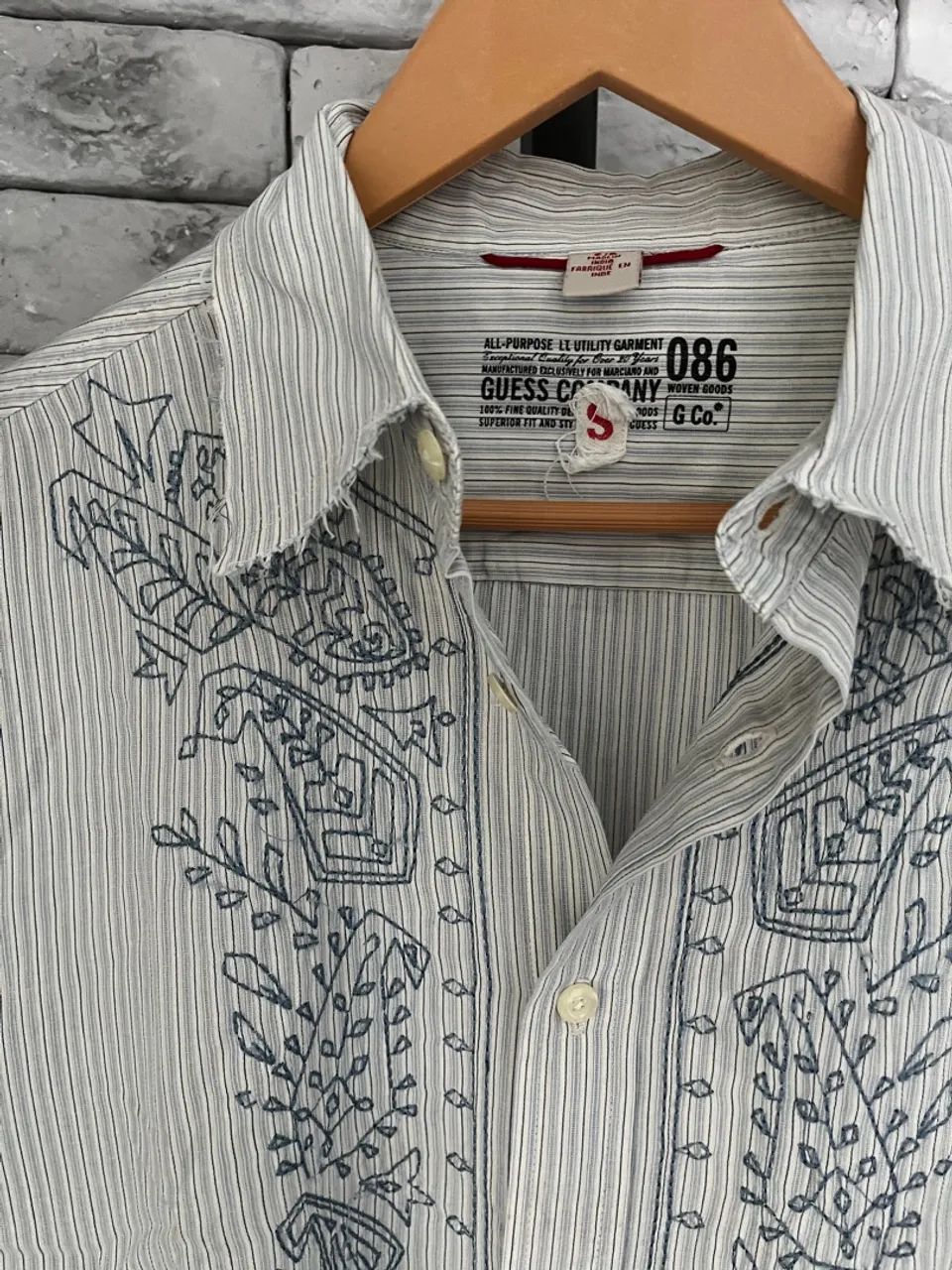 Camisa Guess Bordada Listrada - Tamanho S