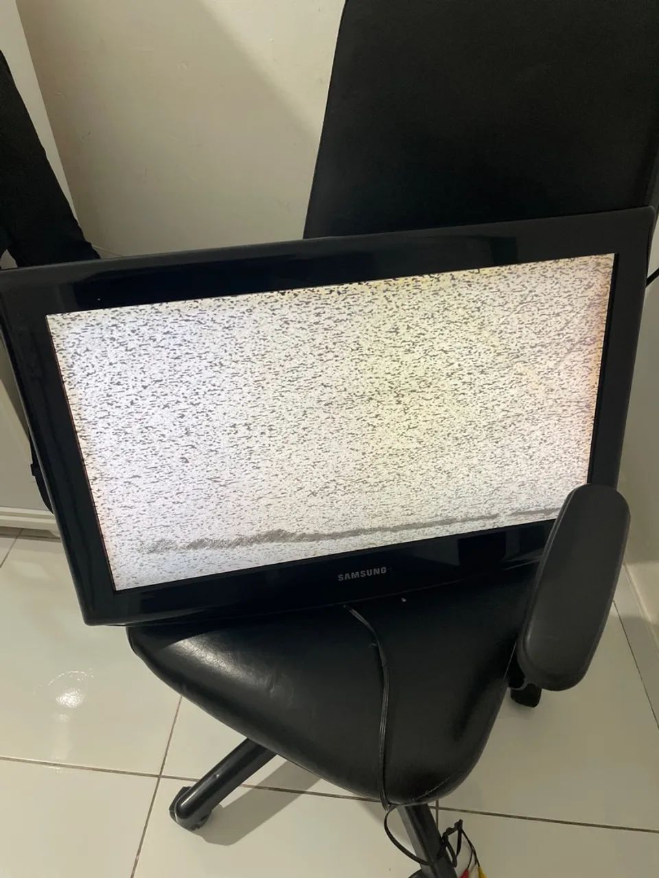 TV Samsung - LCD 26 Polegadas (tela com riscos) - Foto 4