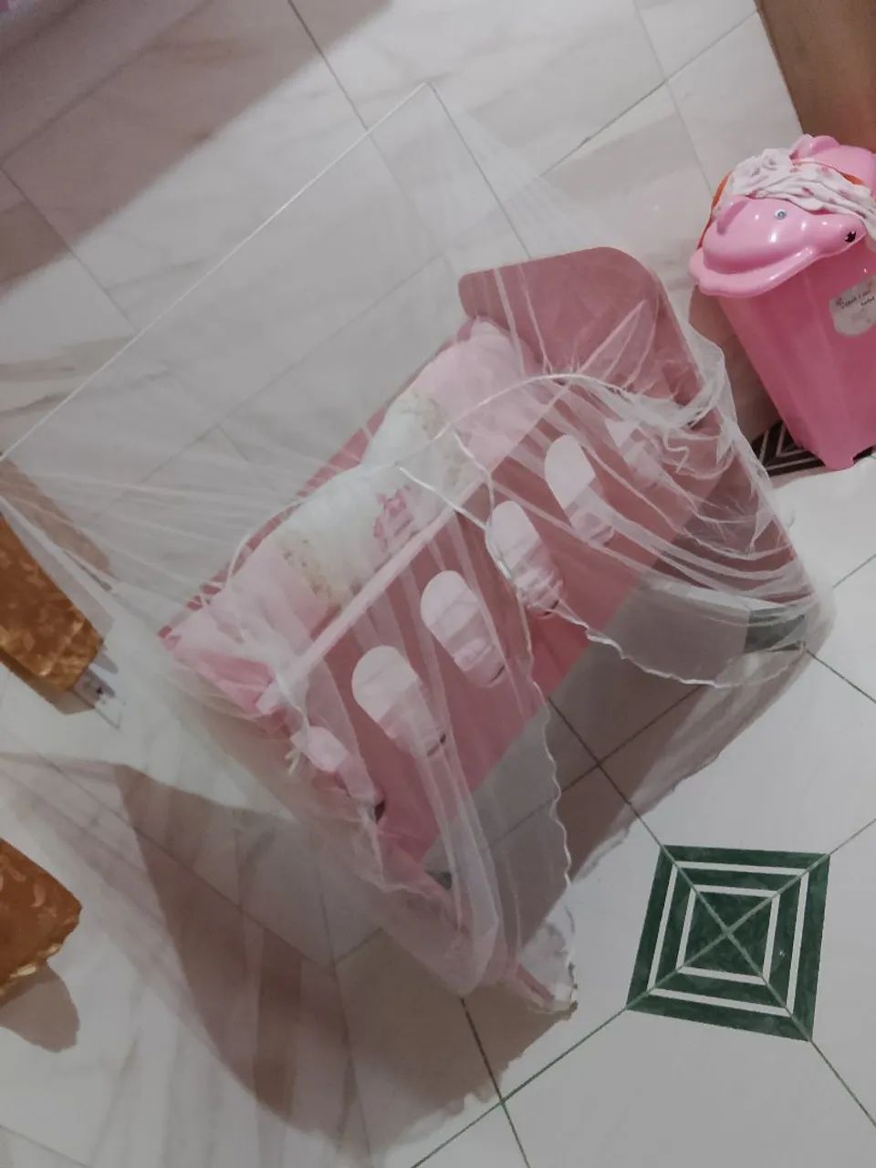 VENDO MINI CAMA, ROSA!!