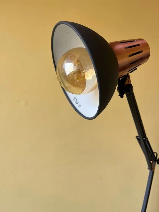 Luminária Articulada Preta e Cobre Casual Light - Foto 2