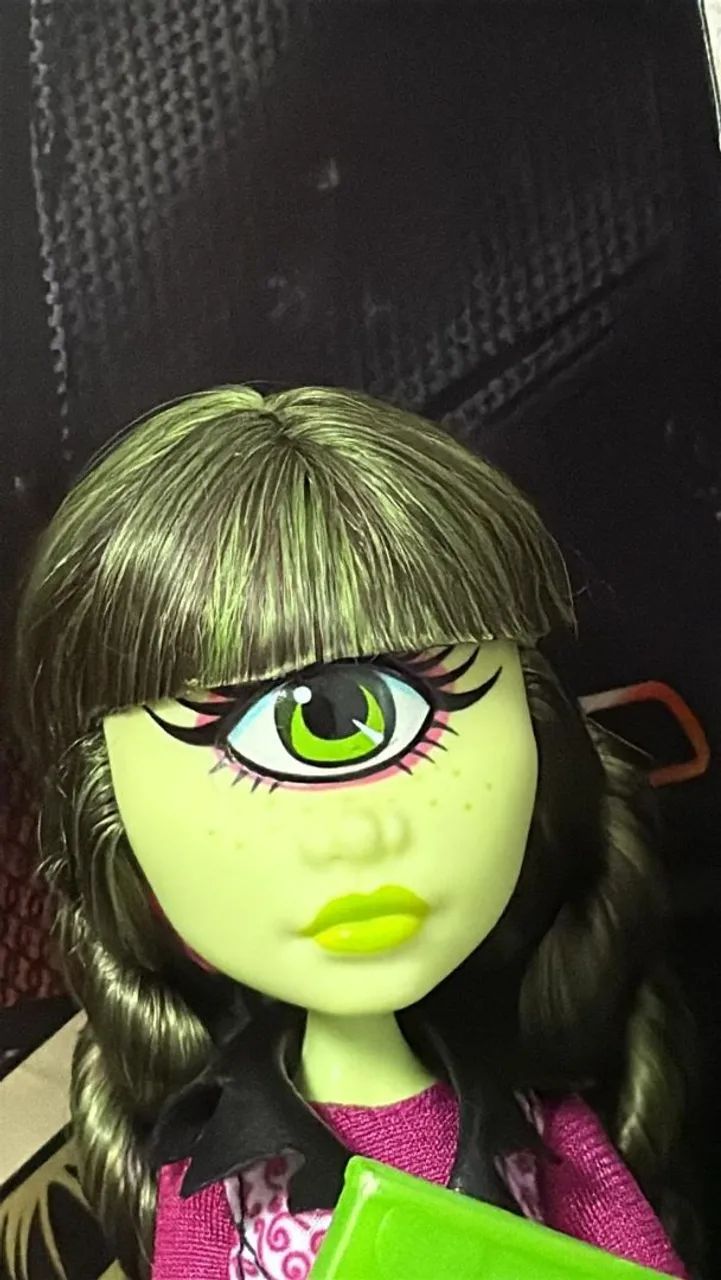 (não vendo separado/completos) bonecos monster high manny taur iris clops sdcc - Foto 5