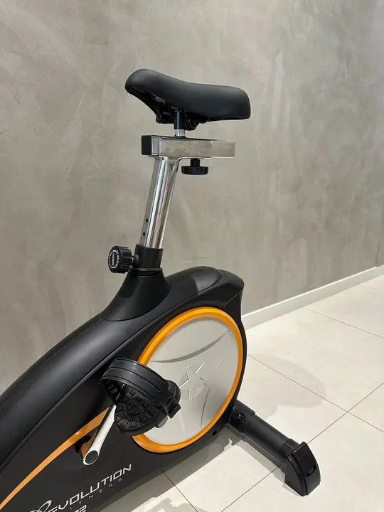 Bicicleta Ergométrica Evolution B902 - Foto 2