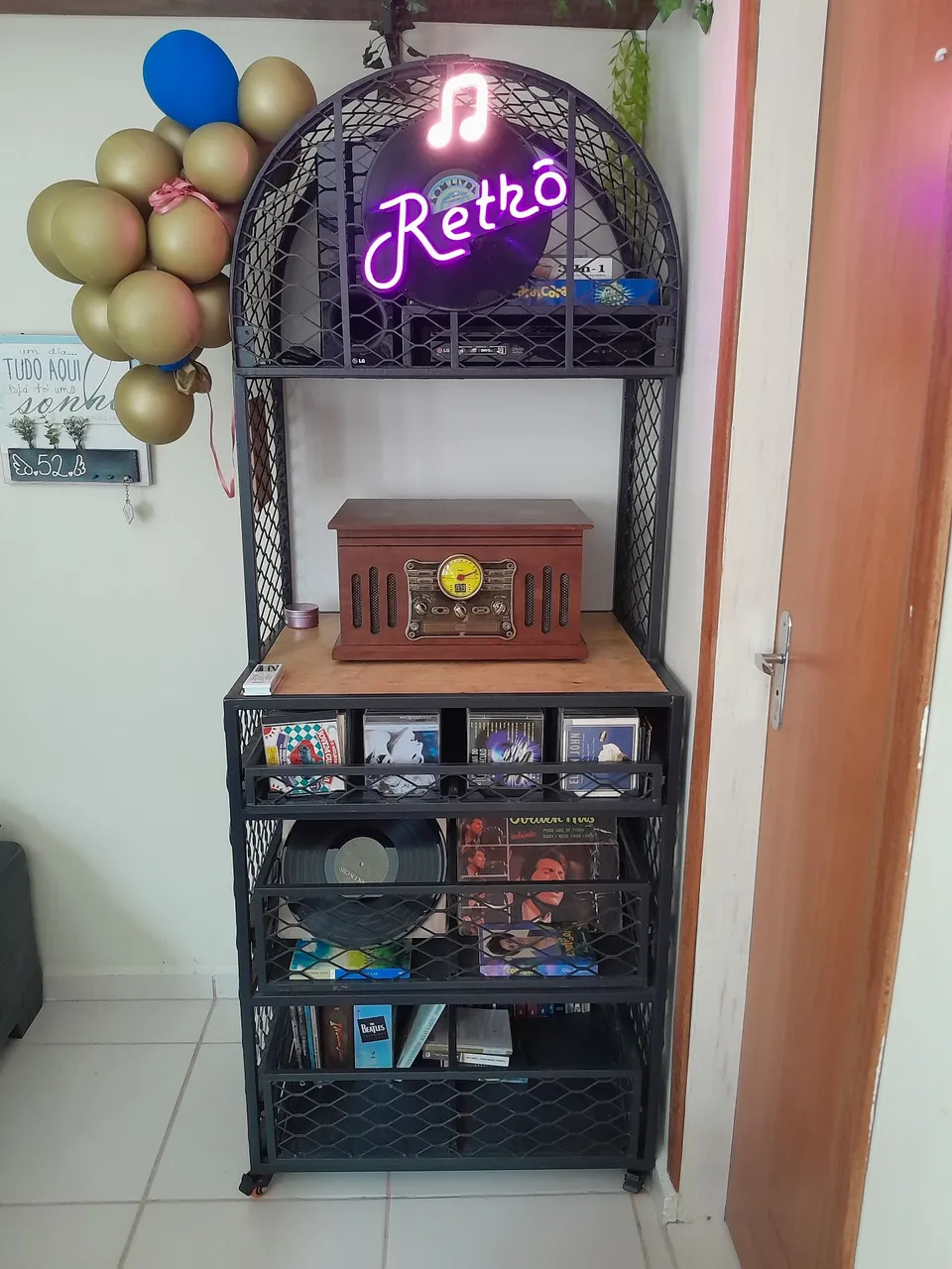 JukeBox com Vitrola e Home 5.1