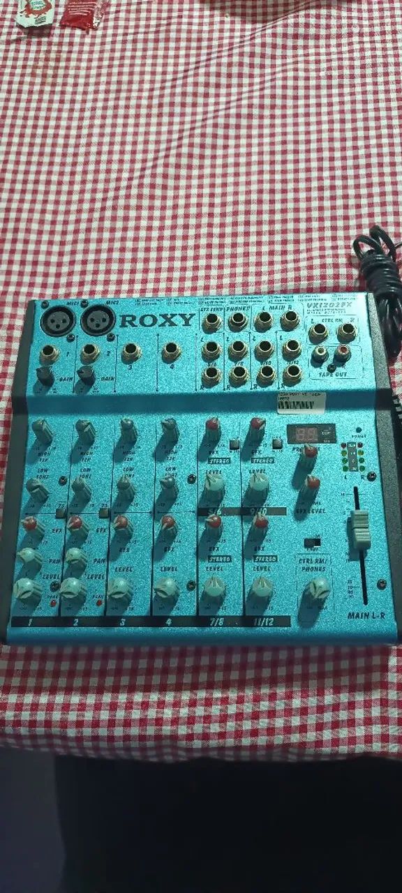 Compact mixer with effects64302956833154121