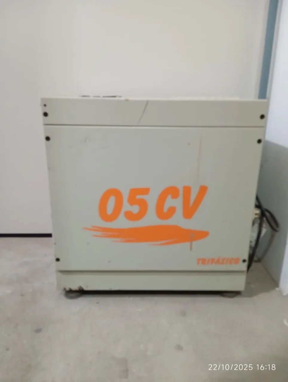 Transformador gerador trifásico  Sinclair de 220V para 220 trifásico 5CV.