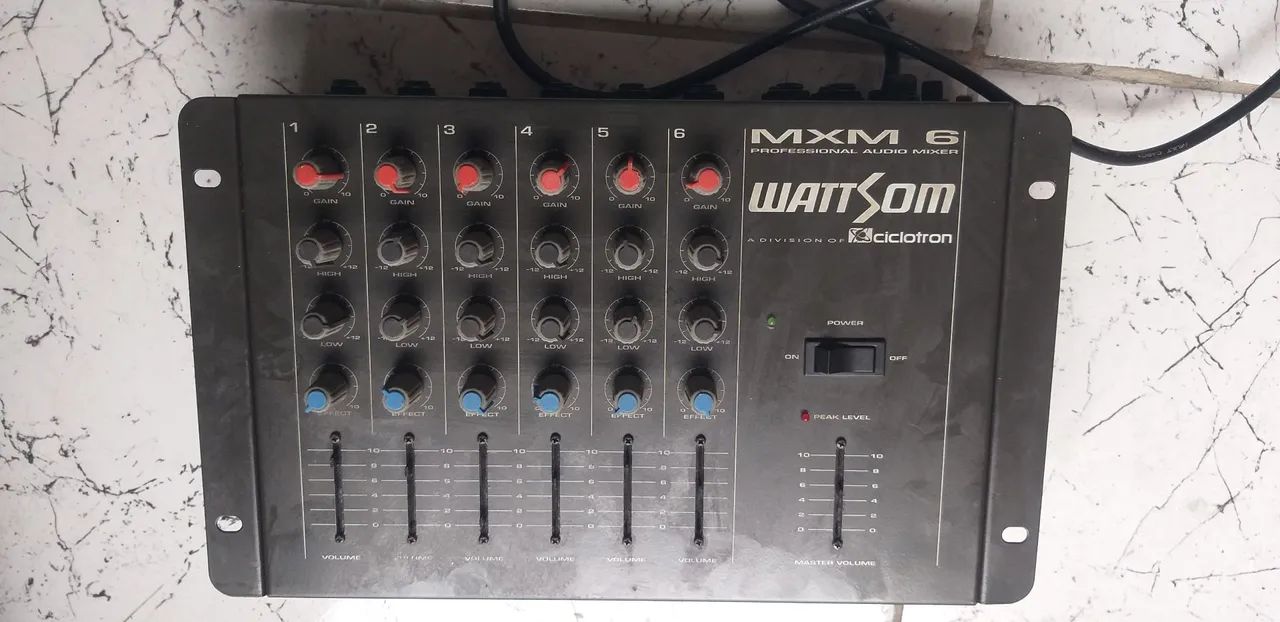 Mesa de Som Profissional Whattsom Ciclotron 6 Canais 