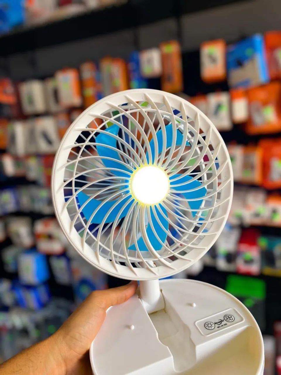 VENTILADOR PORTÁTIL REGULÁVEL COM SUPORTE PARA CELULAR - Foto 5