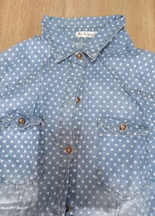 Camisa Jeans Feminina com Estampa de Estrelas - Foto 3