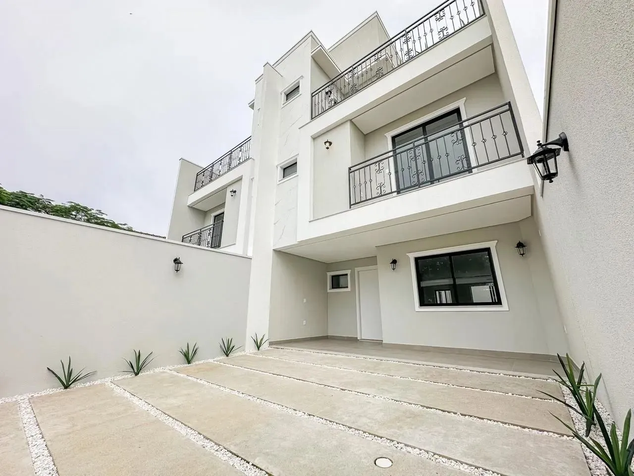 Triplex com 3 dormitórios à venda, 205 m² por R$ 1.590.000 - Armação - Penha/SC