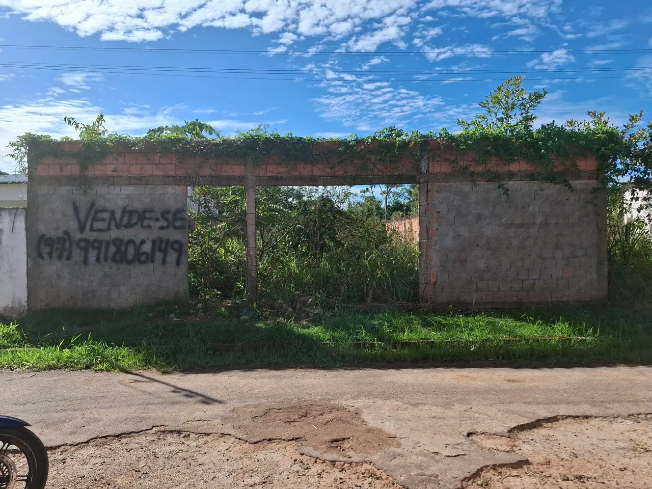 Vende-se Terreno
