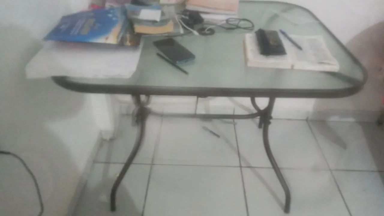 Mesa de canto com tampo de vidro - Foto 2