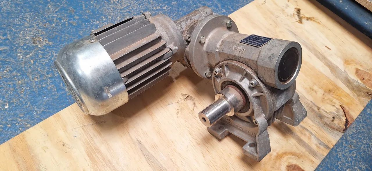 Motoredutor trifásico 0.12 cv redução 1/240. Rotação final: 7. - Foto 3