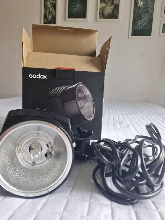 Tocha Godox 150A 110v - Foto 4