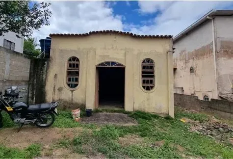 INVESTIMENTO COM POTENCIAL: Terreno Ideal para o Seu Projeto dos Sonhos!