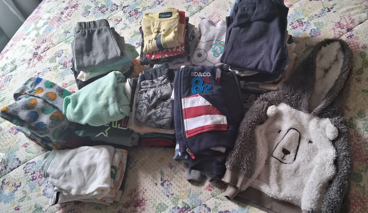Lote de roupas de bebê menino - 52 peças 6 meses a 1 ano