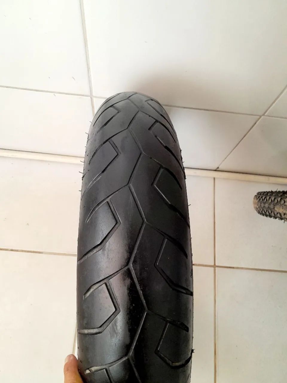 Pneu Pirelli Aro 120/70 -17 Diablo Rosso - Dianteiro - USADO  - Foto 3