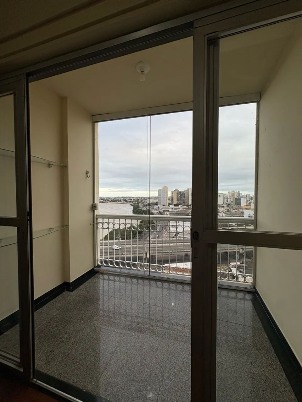 Apart com 2q + dependência próximo ao Centro  !! - Foto 2