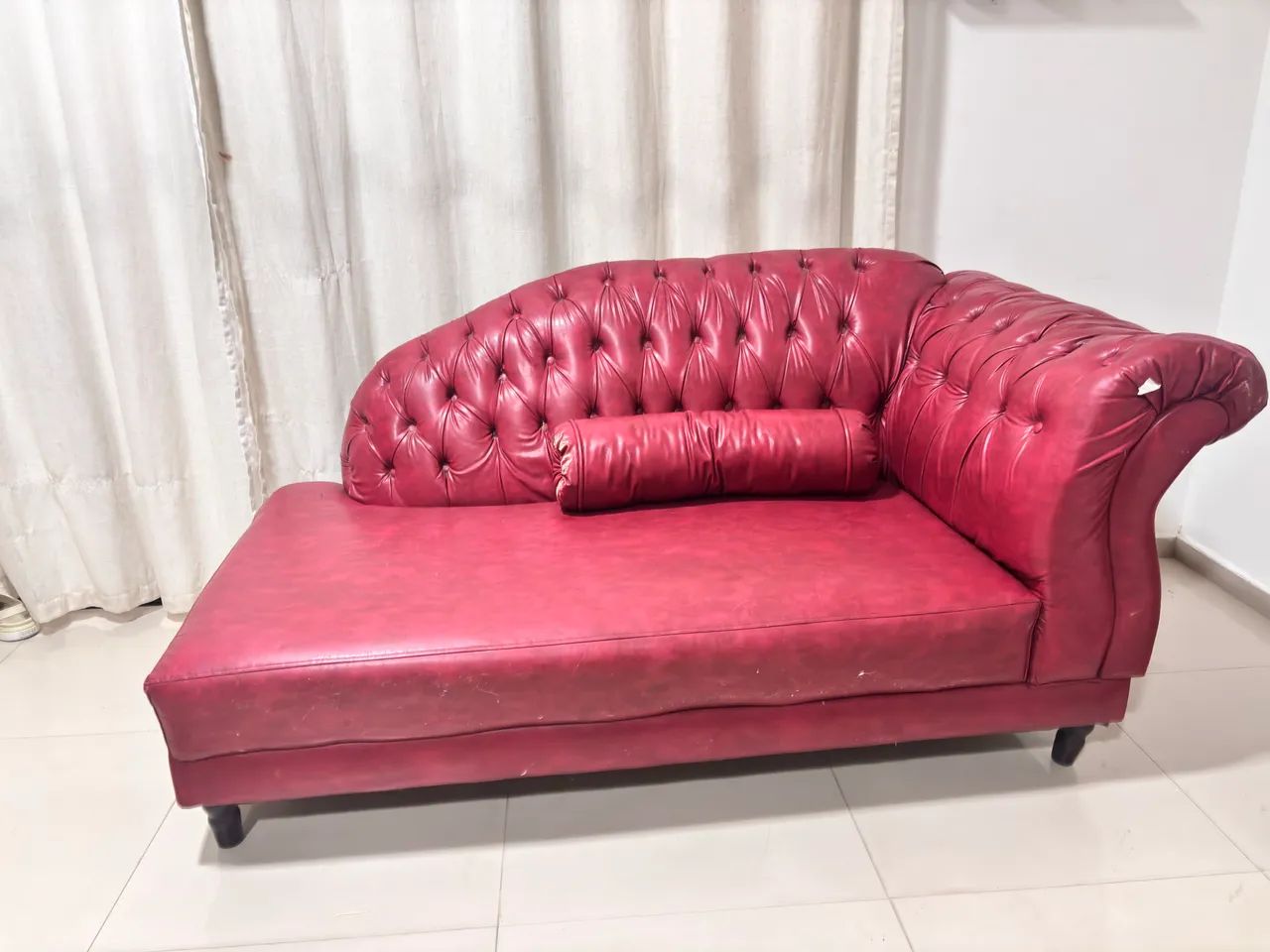 SOFÁ VERMELHO ESTILO DIVÃ - Foto 2