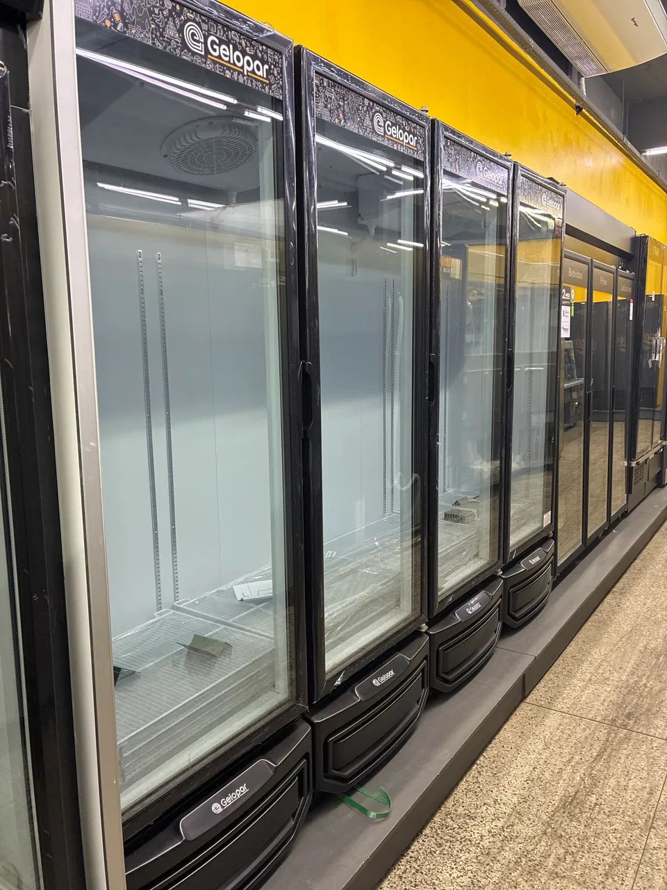 Refrigerador vertical gelopar 4P