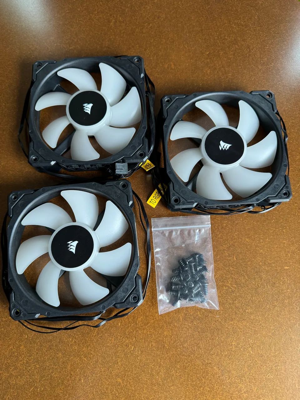3 Fans Corsair ML120 RGB