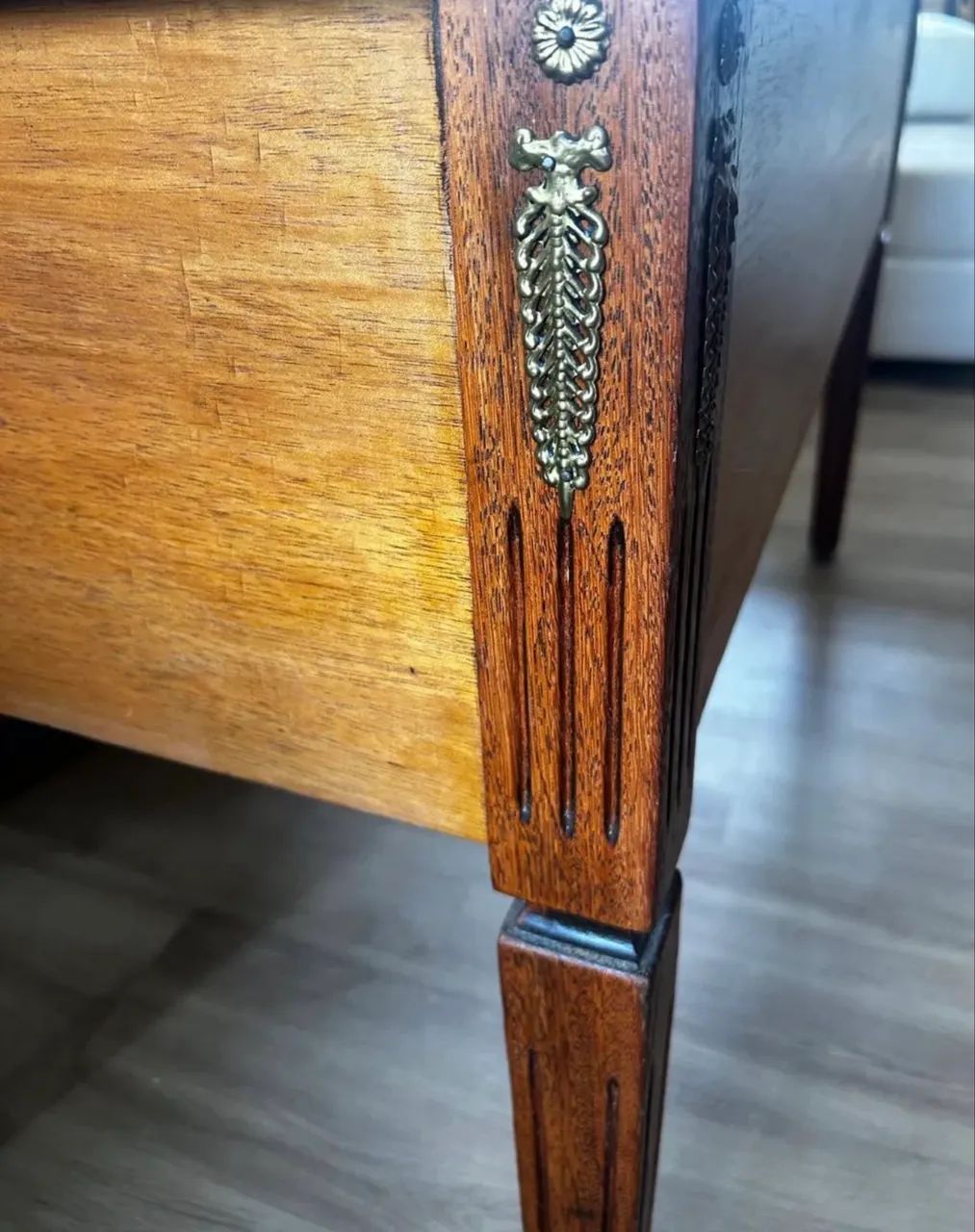 Escrivaninha Inglesa de Antiquário - Foto 4