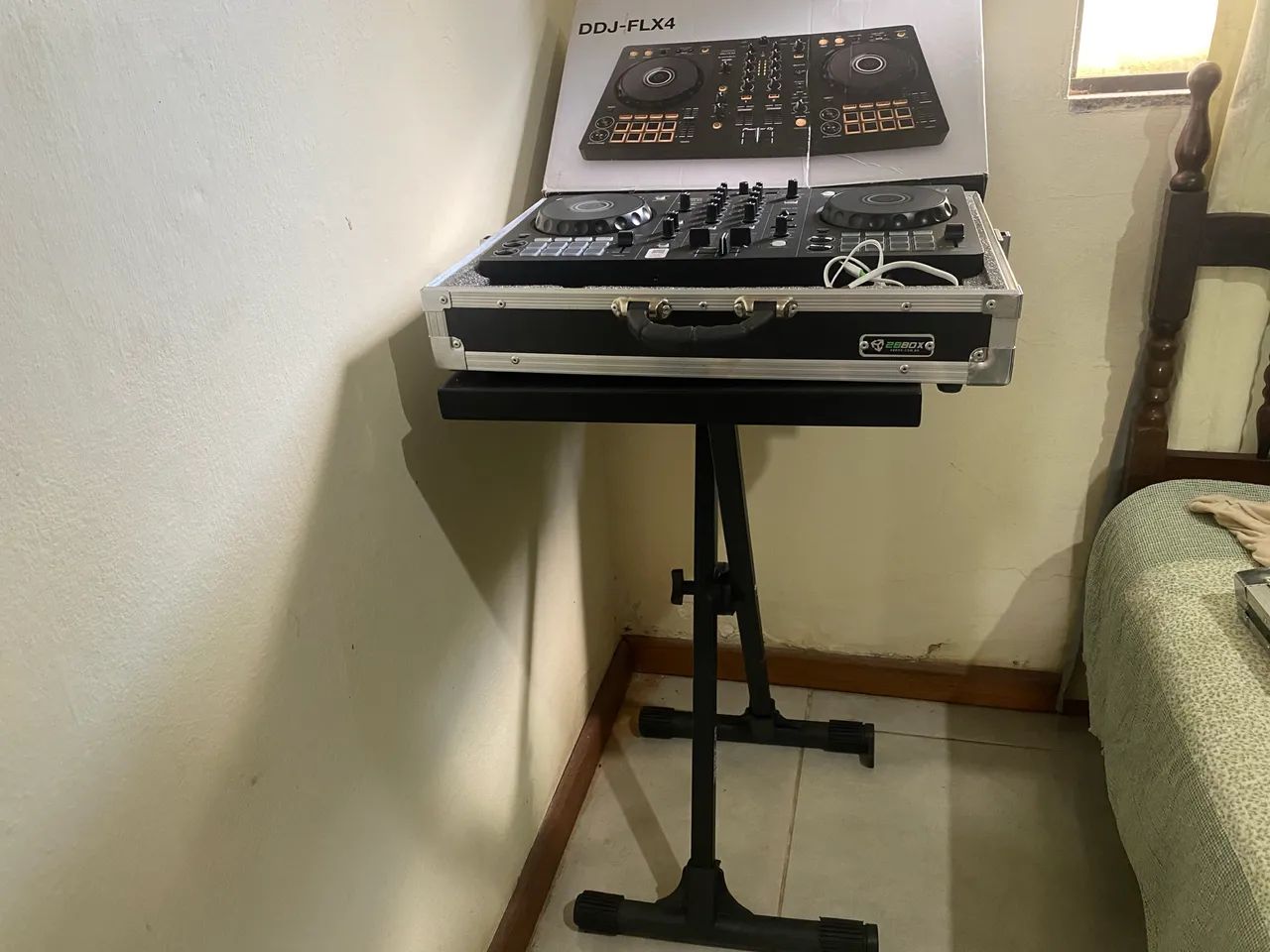 Vendo , controladora FlX4  Pioner , Case e mesa para suporte  - Foto 2