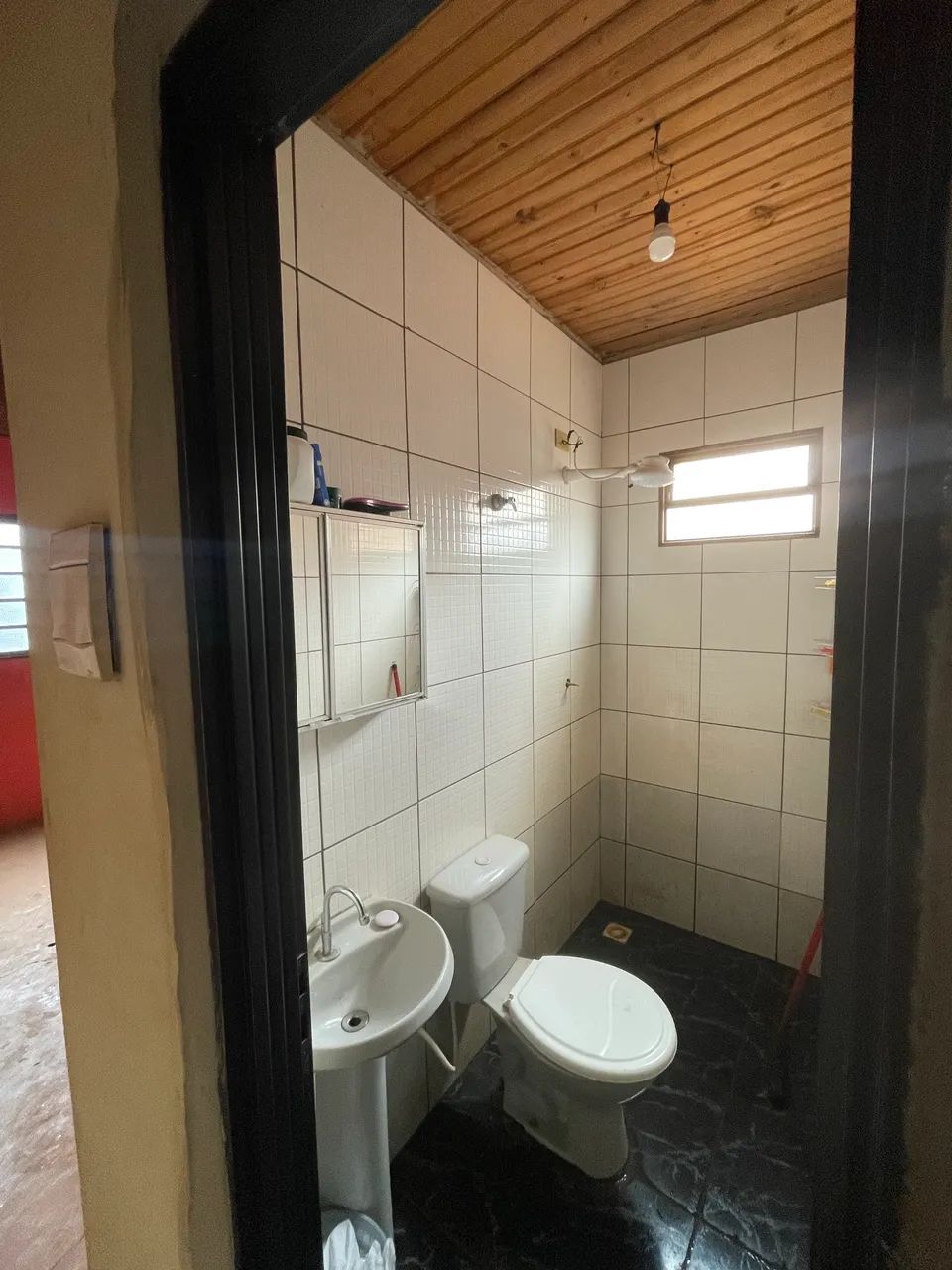 CASA NA AVENIDA COM SALÃO E EDÍCULA! - Foto 5