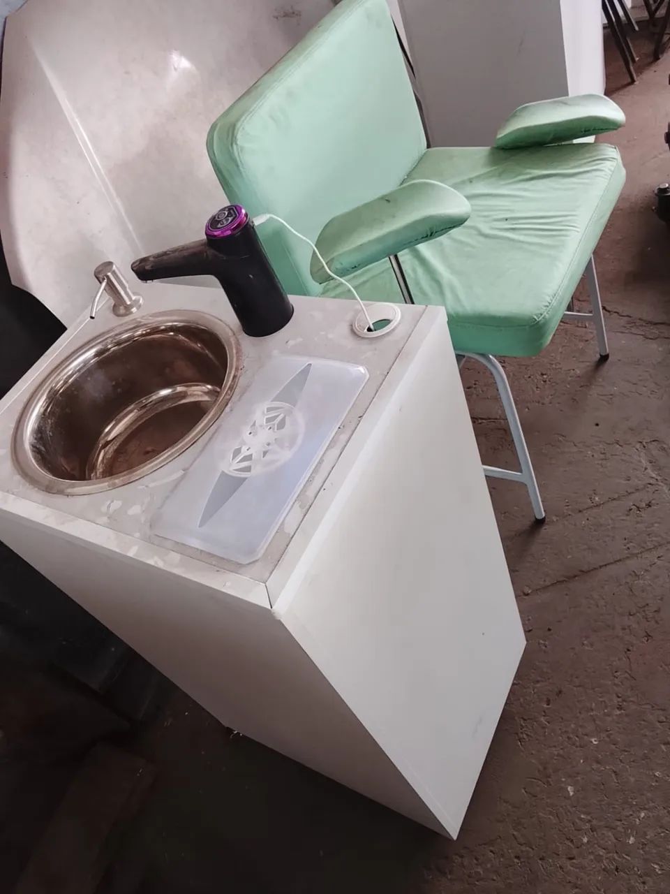 Cadeira de coleta de sangue e pia portátil para seu laboratório 