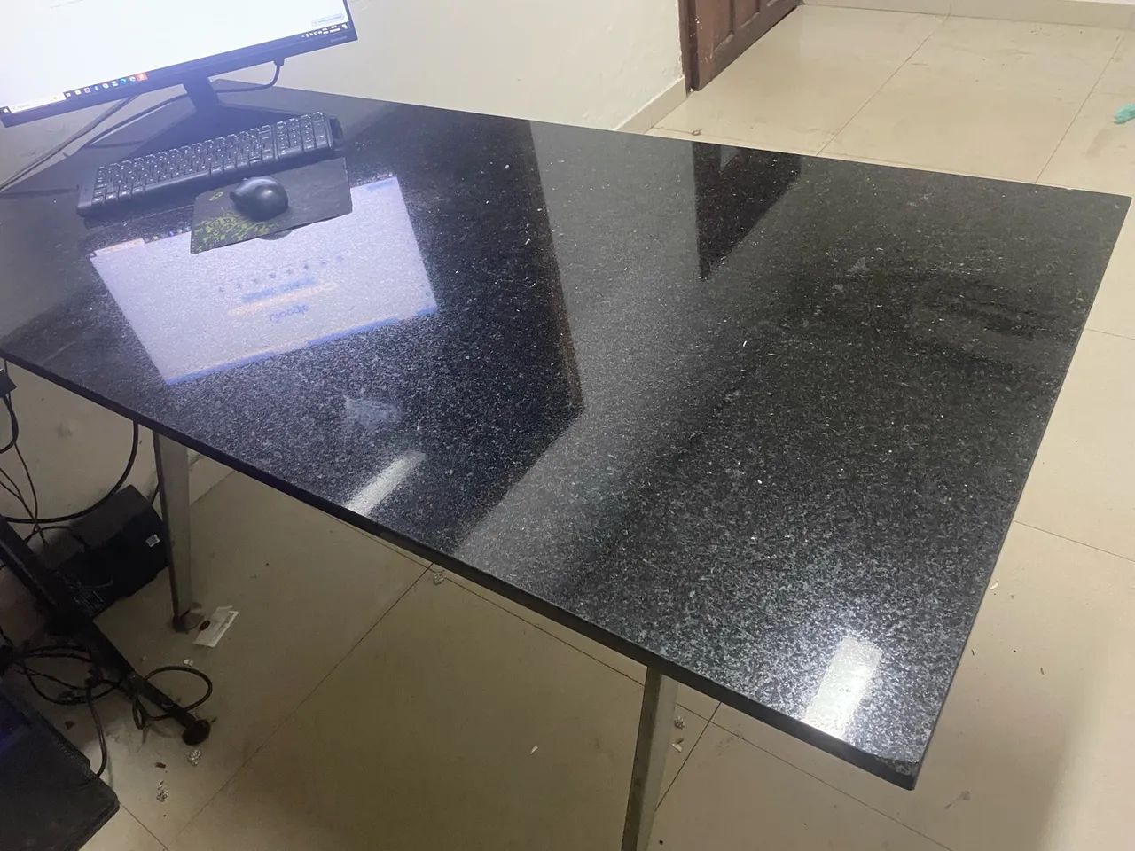 MESA DE ESCRITÓRIO EM GRANITO PRETO