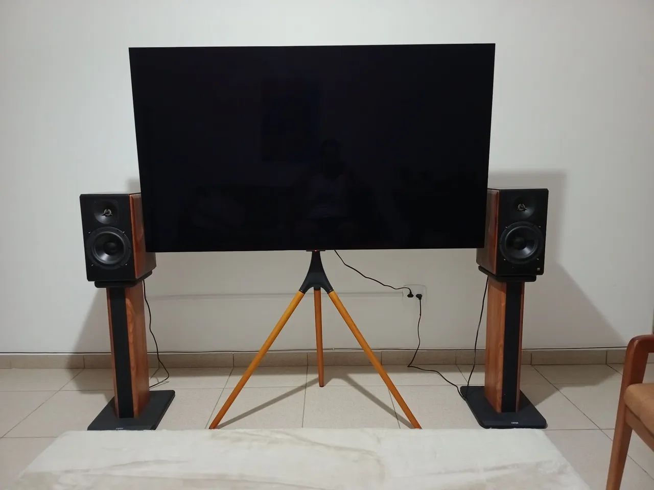 Edifier S3000 MKII com pedestal 
