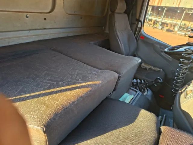 Mercedes Atego 2425 - Foto 2