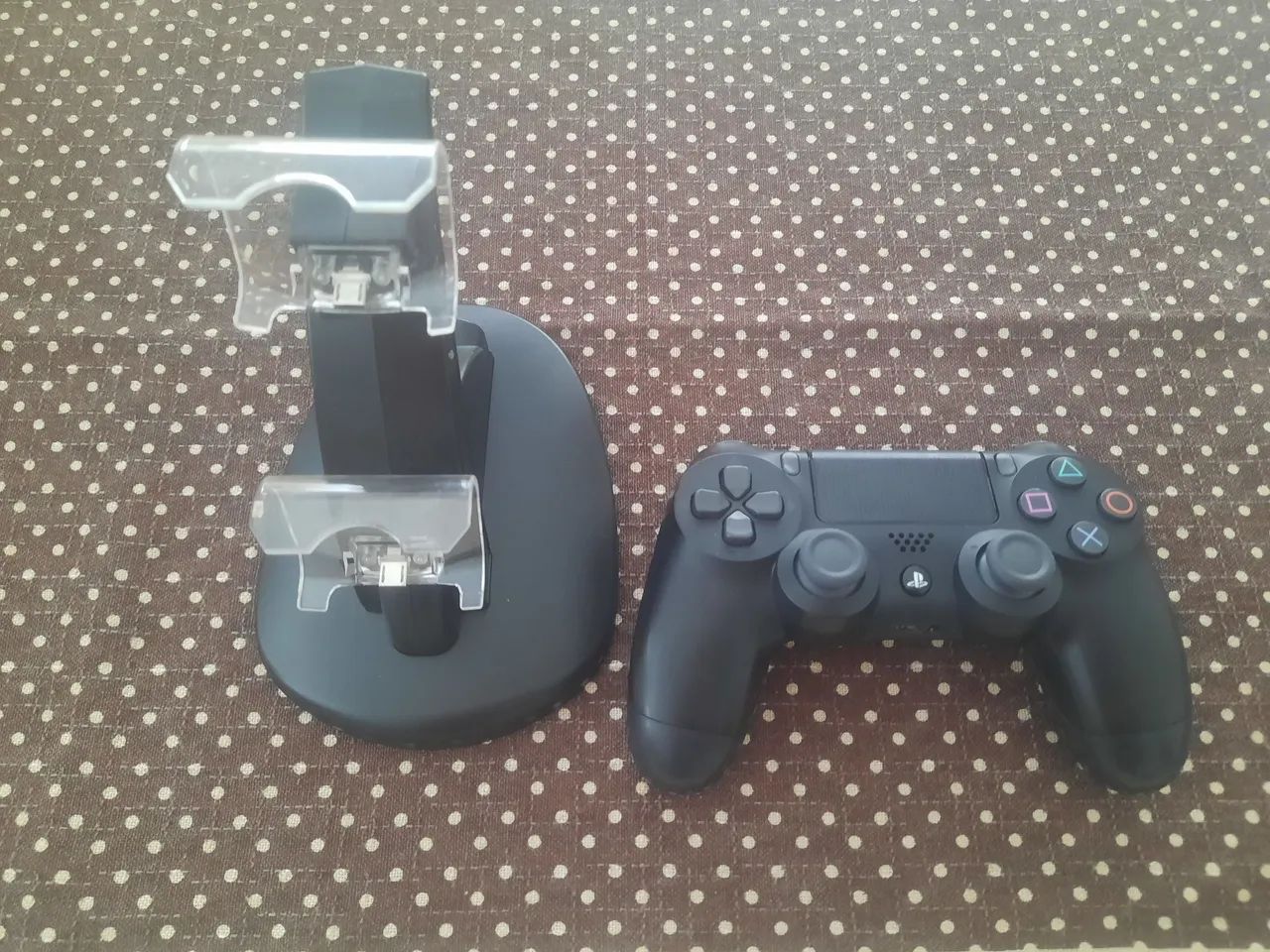 Controle de PS4 + base de carregamento 