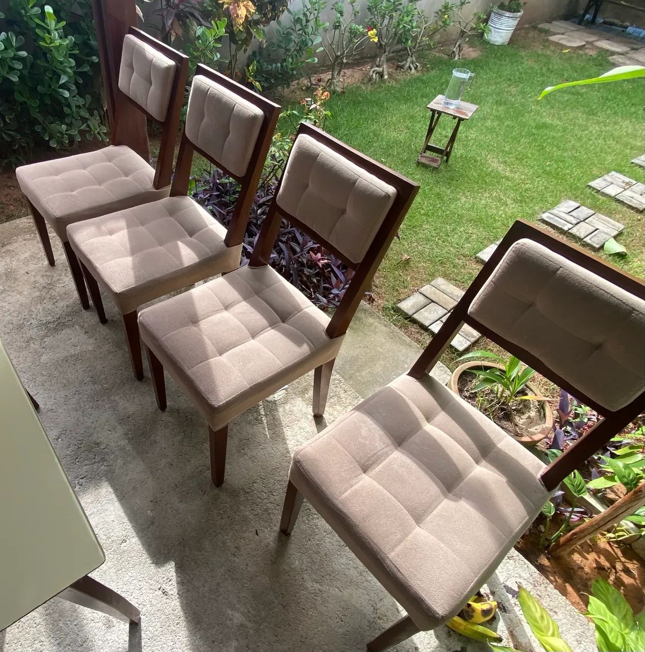 Vendo conjunto sala de jantar com 4 cadeiras  - Foto 3