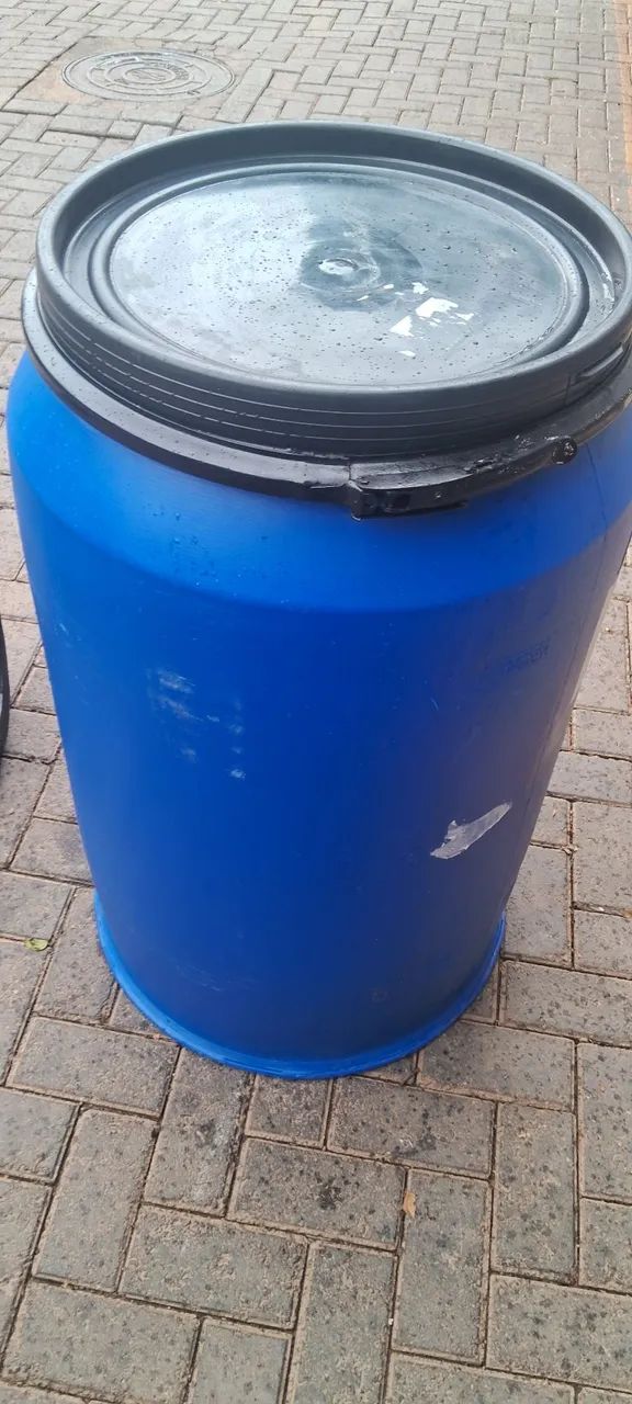 Tambores plásticos  diversos 