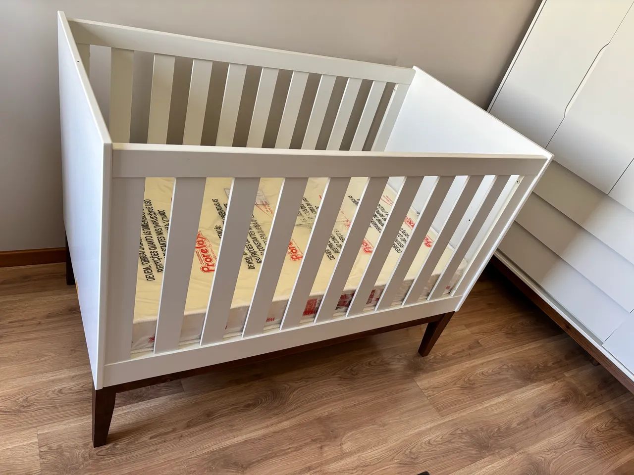 Berço Reller Noah Branco Fosco - Vira Mini Cama - Foto 2