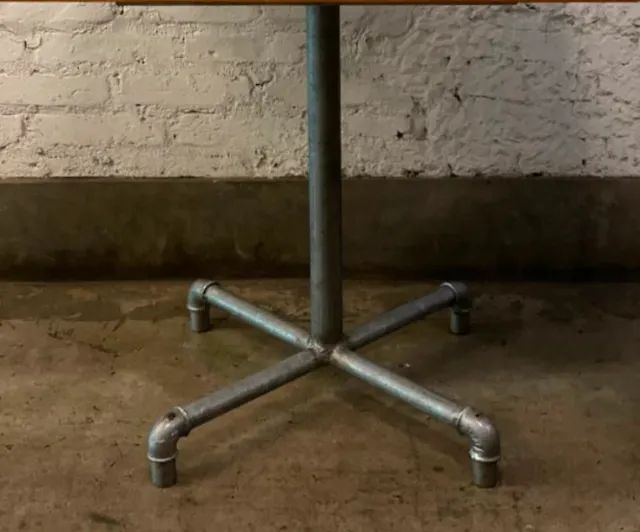 Base de mesa em tubo galvanizado