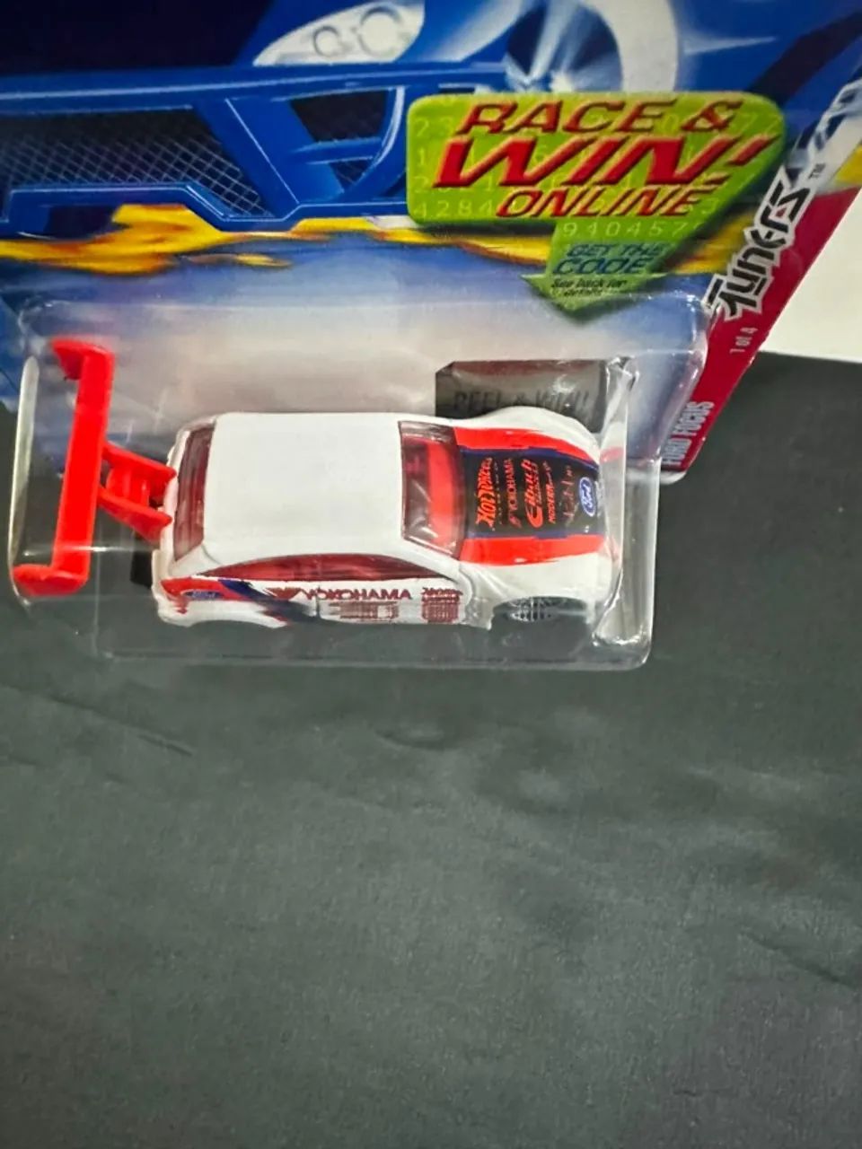 Hot Wheels Mainline Ford Focus 063 - Foto 3