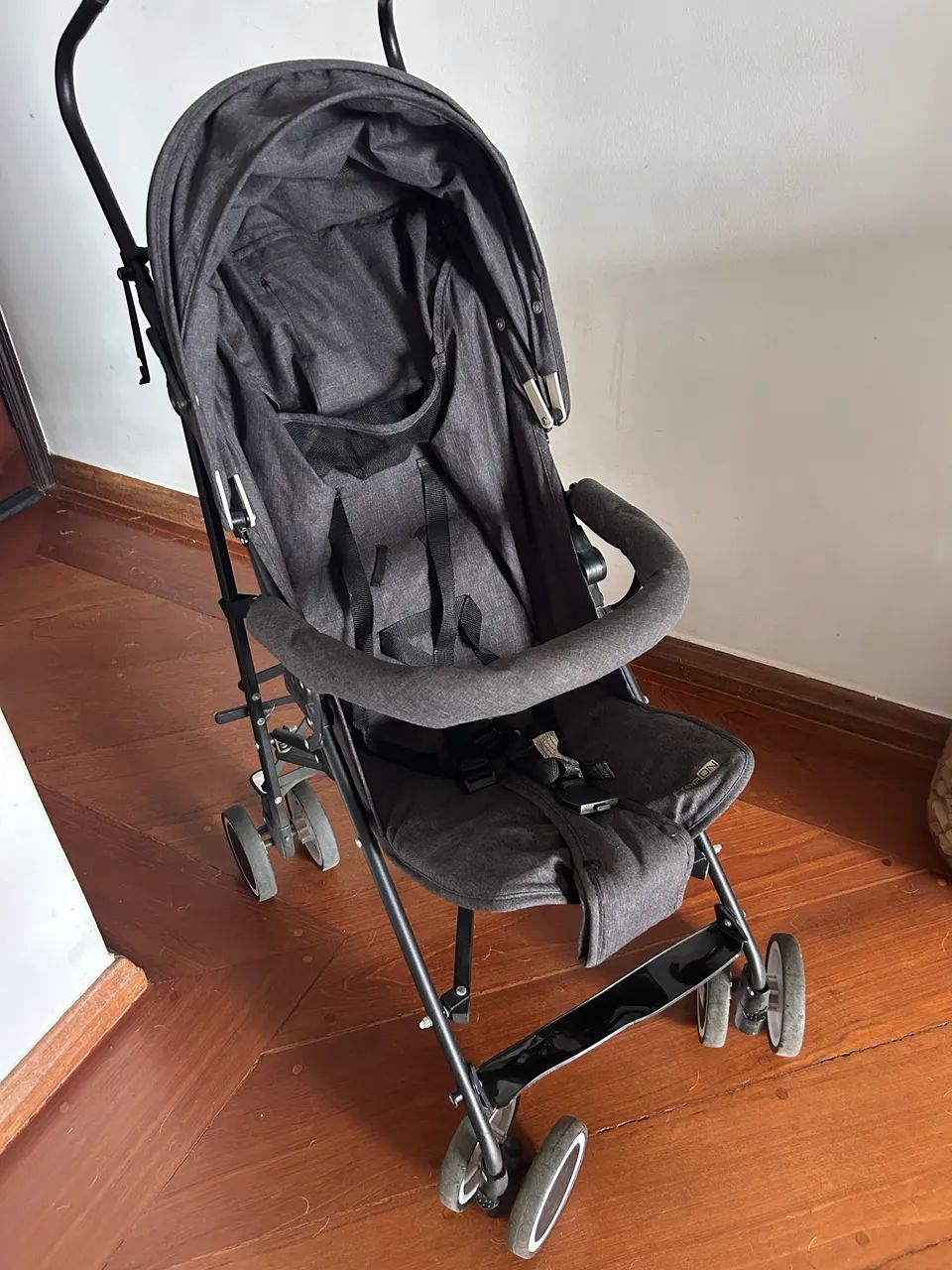 Carrinho de bebê prático!!