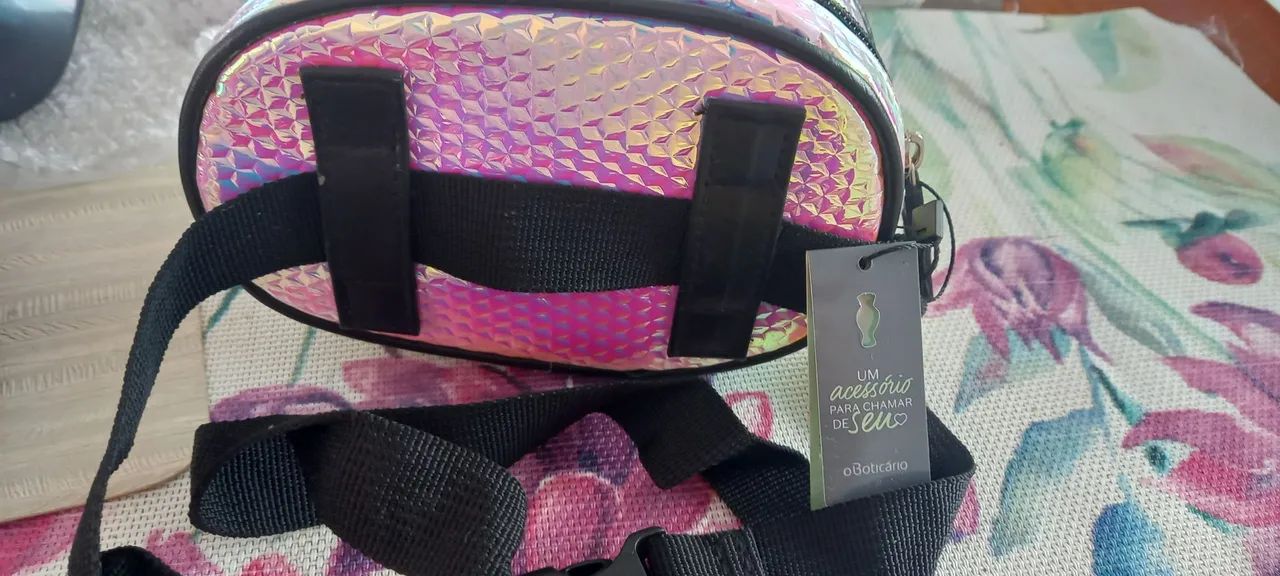 Pochete holofotica O Boticário 