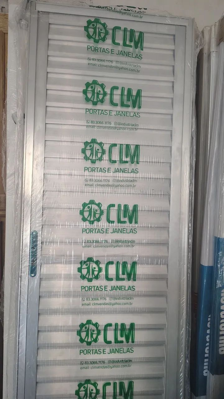 Porta alumínio 70cm nova