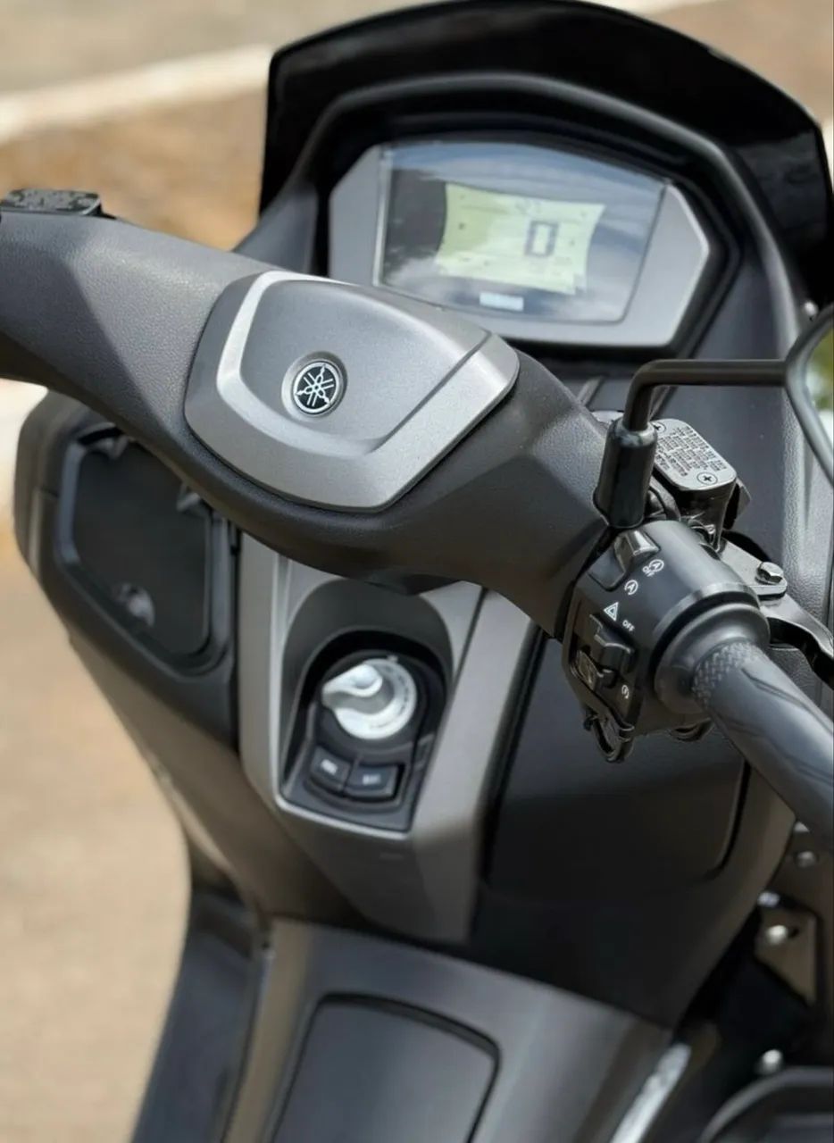 YAMAHA NMAX 2023  - Foto 2